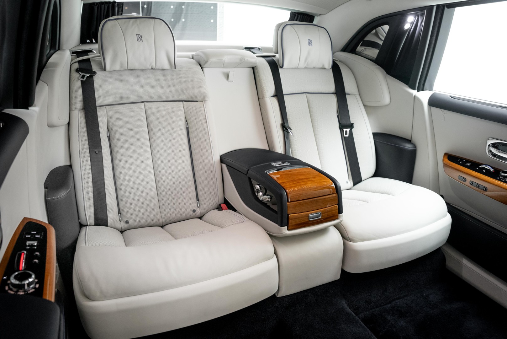 2018 ROLLS ROYCE PHANTOM LWB. BESPOKE SOUND SYSTEM. GCC